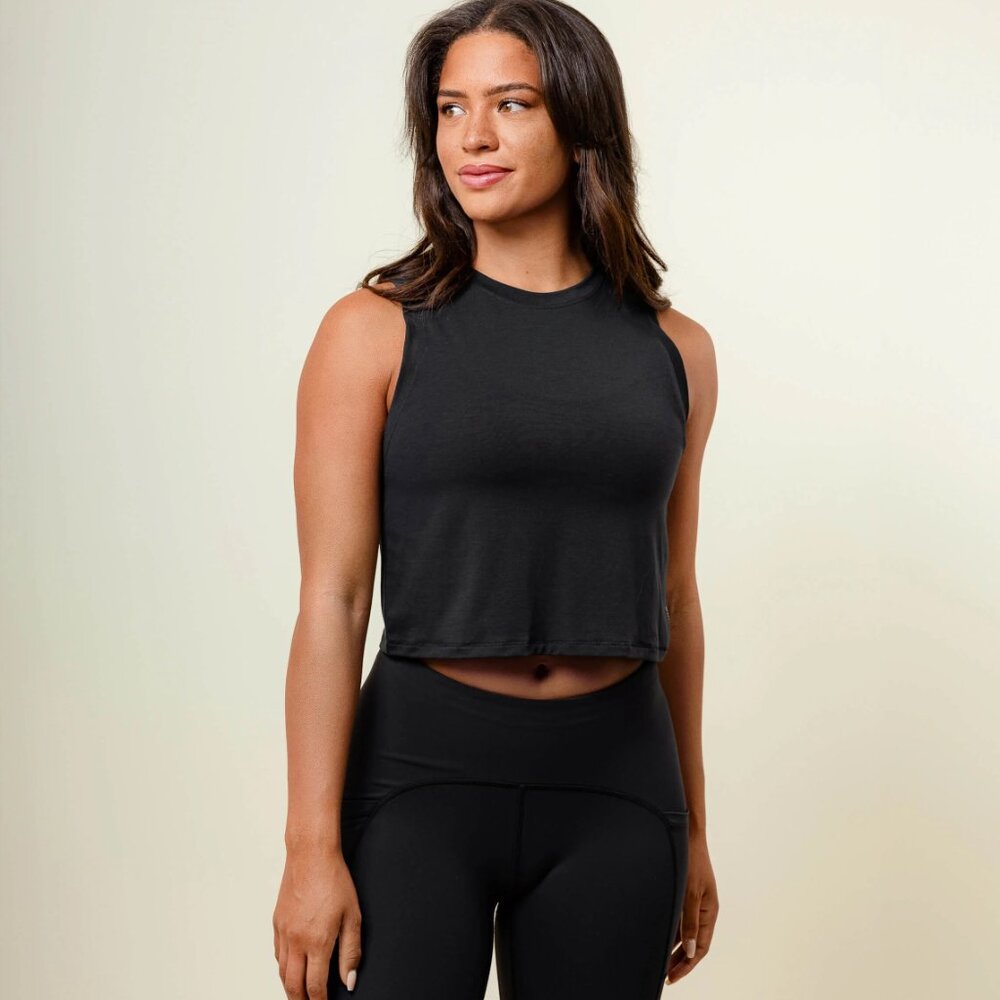 While on Earth Range Tank • Women’s S • Black NWT